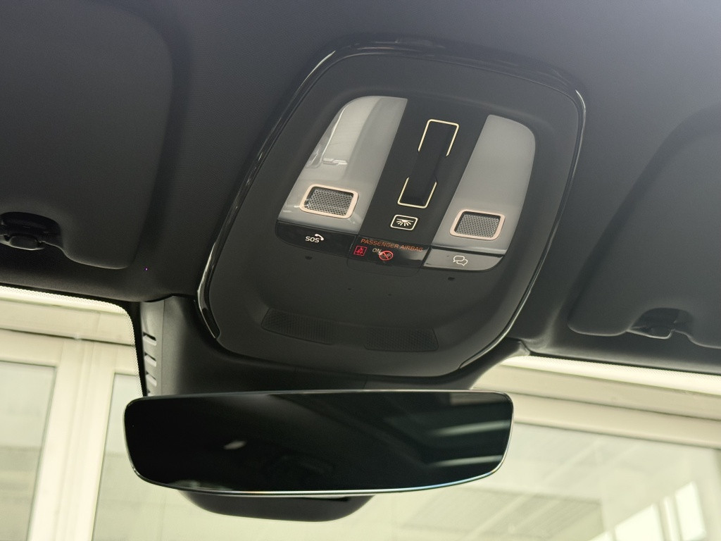 Volvo XC60 t8 455pk recharge black edition| panodak| trekhaak| adap.cruise|