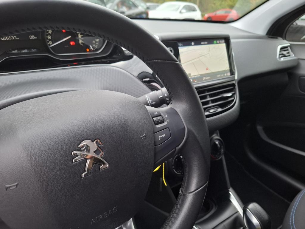 Peugeot 208 1.2 signature nav/airco/lmv/park