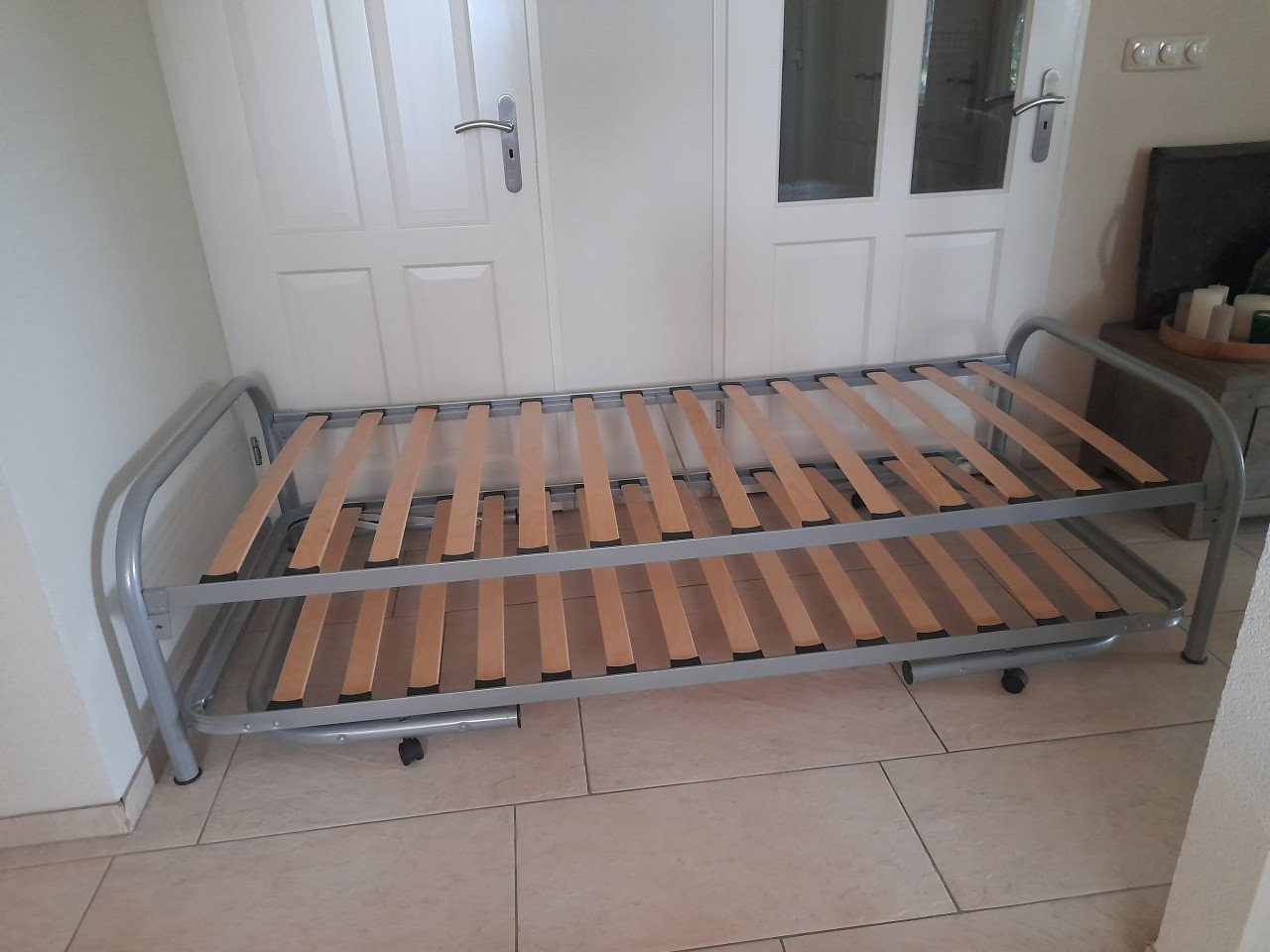 Bed met onderschuif bed (in goede nette staat ) 90 x 200