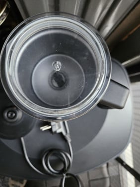 Grote stevige Melkopschuimer van RVS in zeer nette staat....