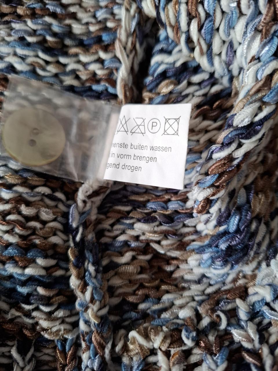 Miss Etam gemêleerd vestje, knoopsluiting en 3/4 mouw. XL