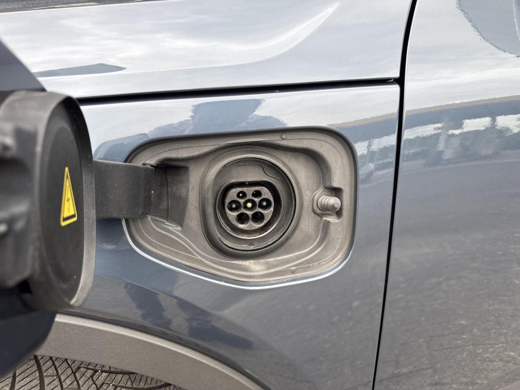 Volvo XC40 1.5 t5 recharge r-design | panodak | leder |