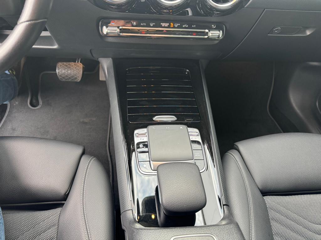 Mercedes-Benz B-Klasse 180 style automaat , achteruitrijcamera