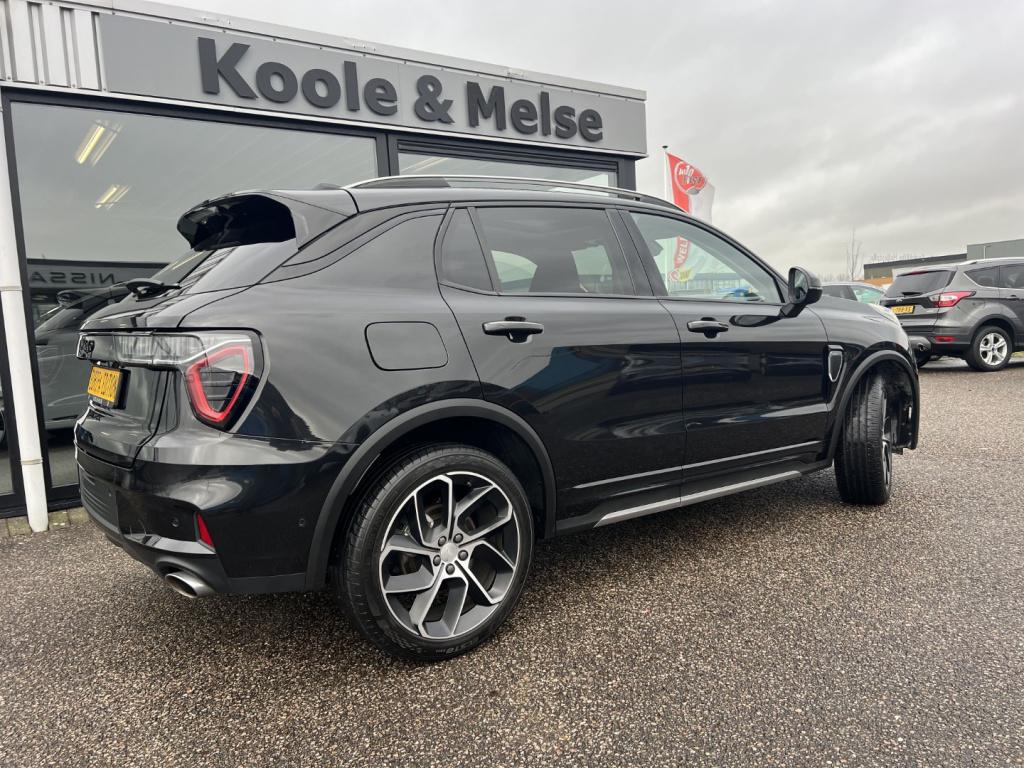 Lynk & Co 01 1.5 261pk phev plug inn hybrid ,black edition , pano dak,car p