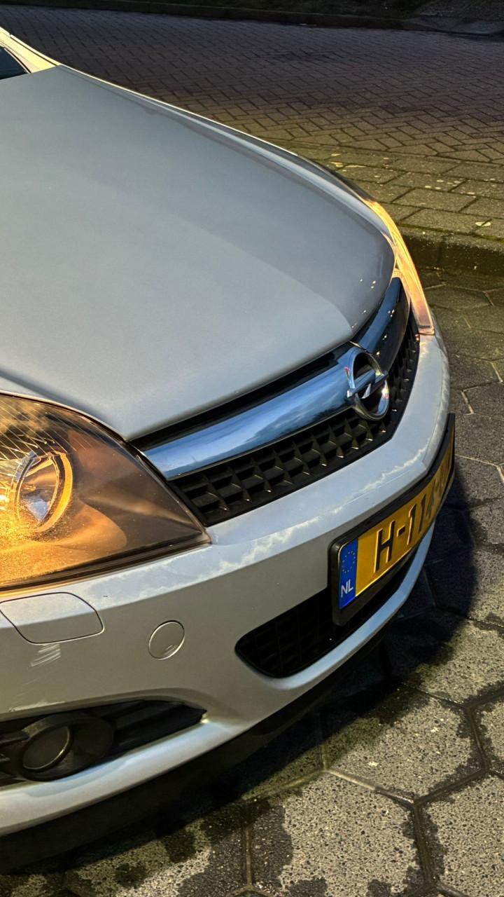 Opel Astra GTC 1.6 Business