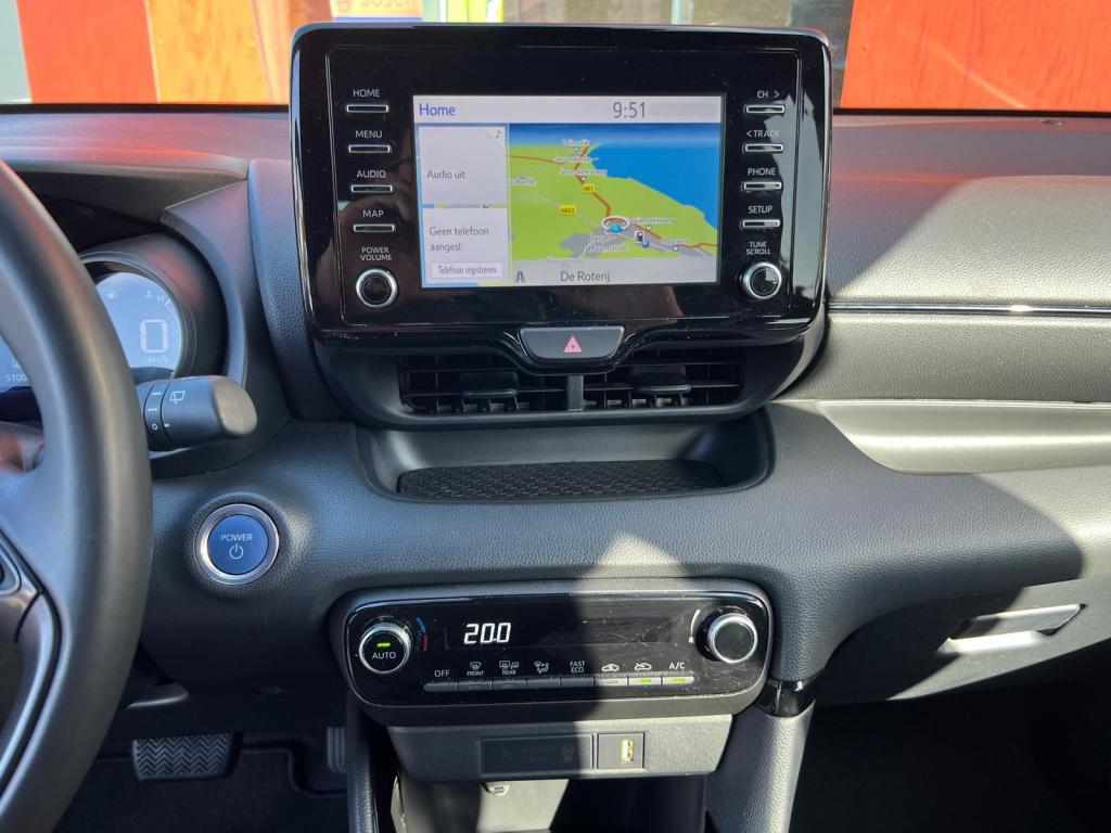 Toyota Yaris 1.5 hybrid tokyo spirit | navi | cruise | climate