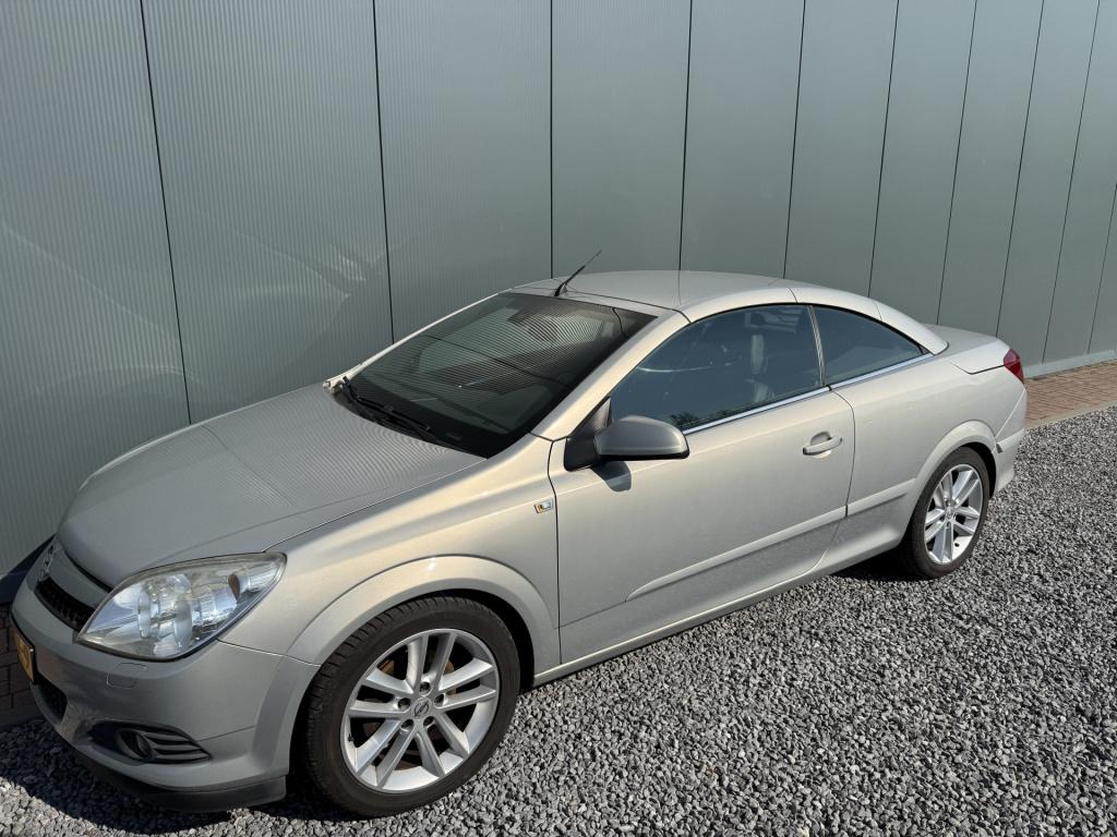 Opel Astra twintop 1.8 cosmo cabriolet