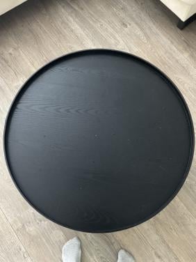 Zwarte houten salontafel