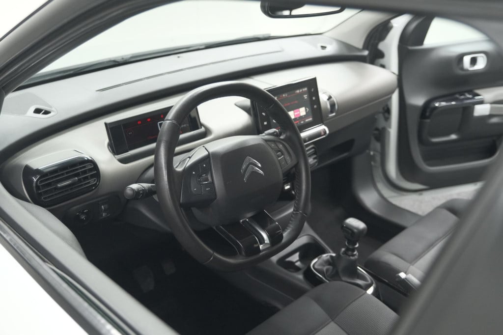 Citroen C4 Cactus puretech 110 business | trekhaak | apple carplay | parkee