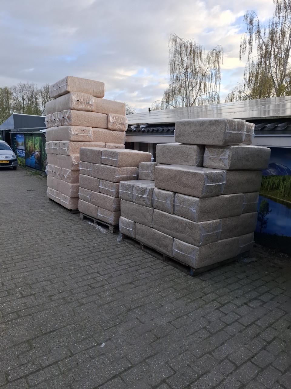 Maandag geopend tot 16.00 uur...................