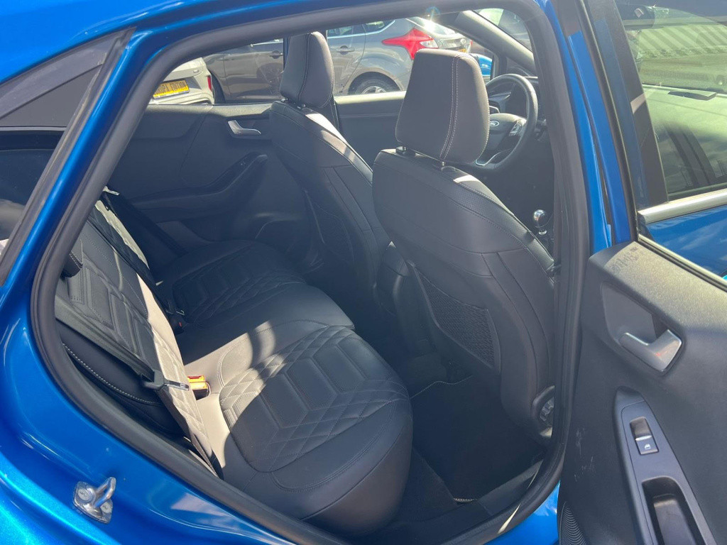 Ford Puma 1.0i ecoboost hybrid 125pk st-line vignale, pano, trekhaak