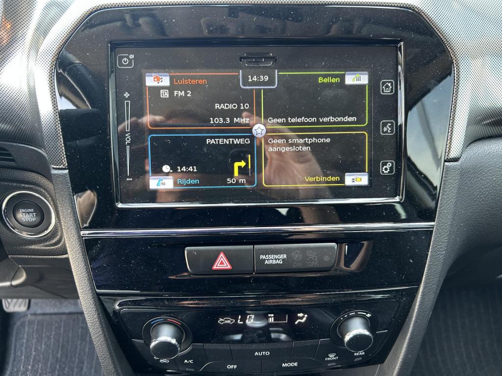 Suzuki Vitara 1.4 boosterjet style smart hybrid