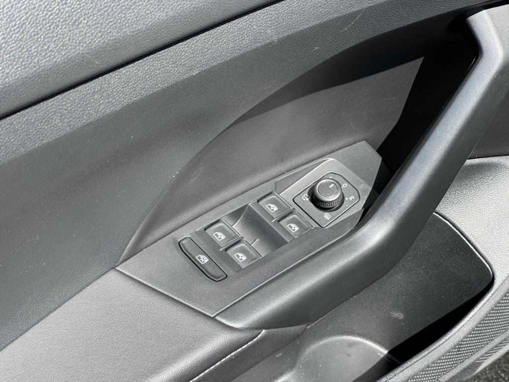Volkswagen T-cross 1.0 tsi 115pk dsg goal | trekhaak | 4-season | navi | st