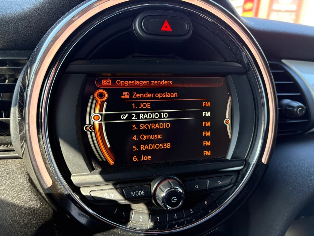 Mini Cooper Cabrio mini 1.5 chili business