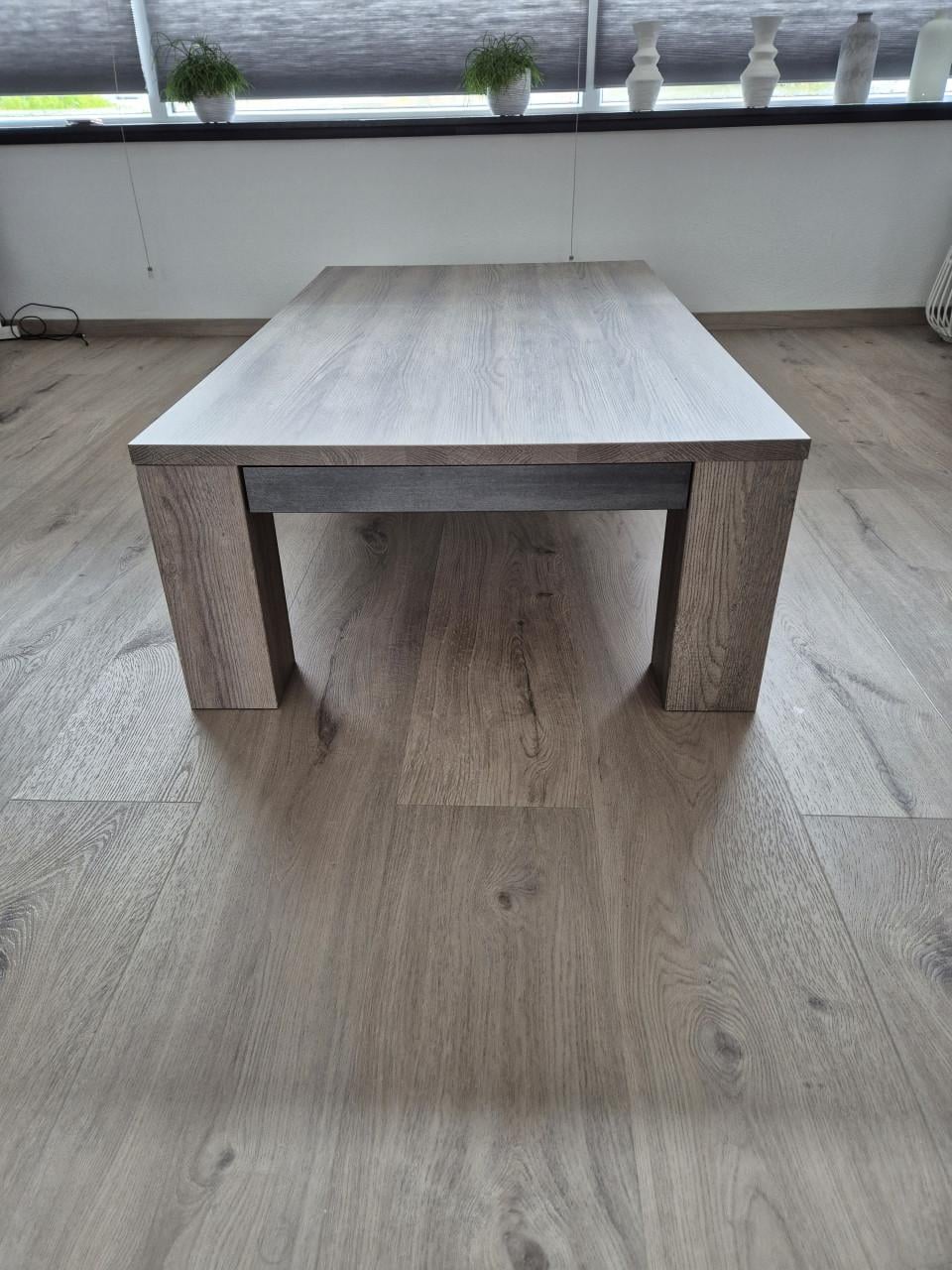 Eettafel en salontafel