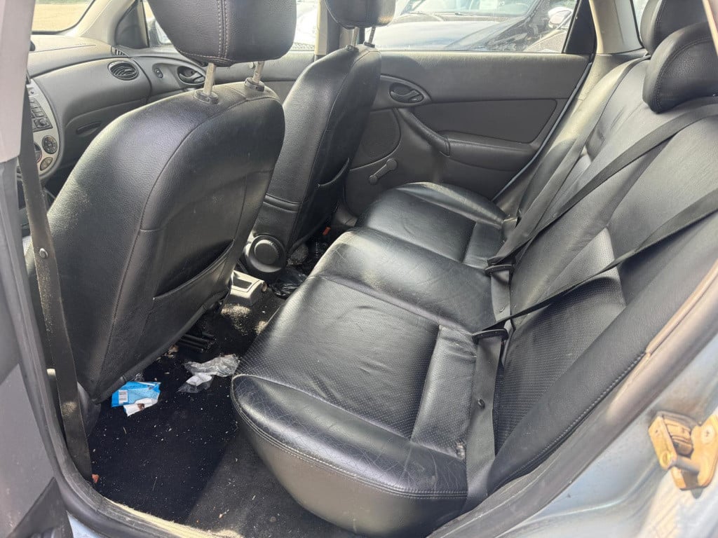 Ford Focus 1.6-16v futura/lees tekst/inruilkoopje/zo mee!/handel/export/