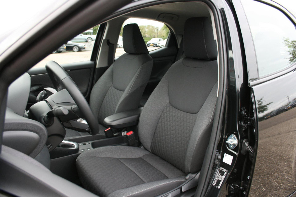 Mazda 2 Hybrid 1.5 centre-line
