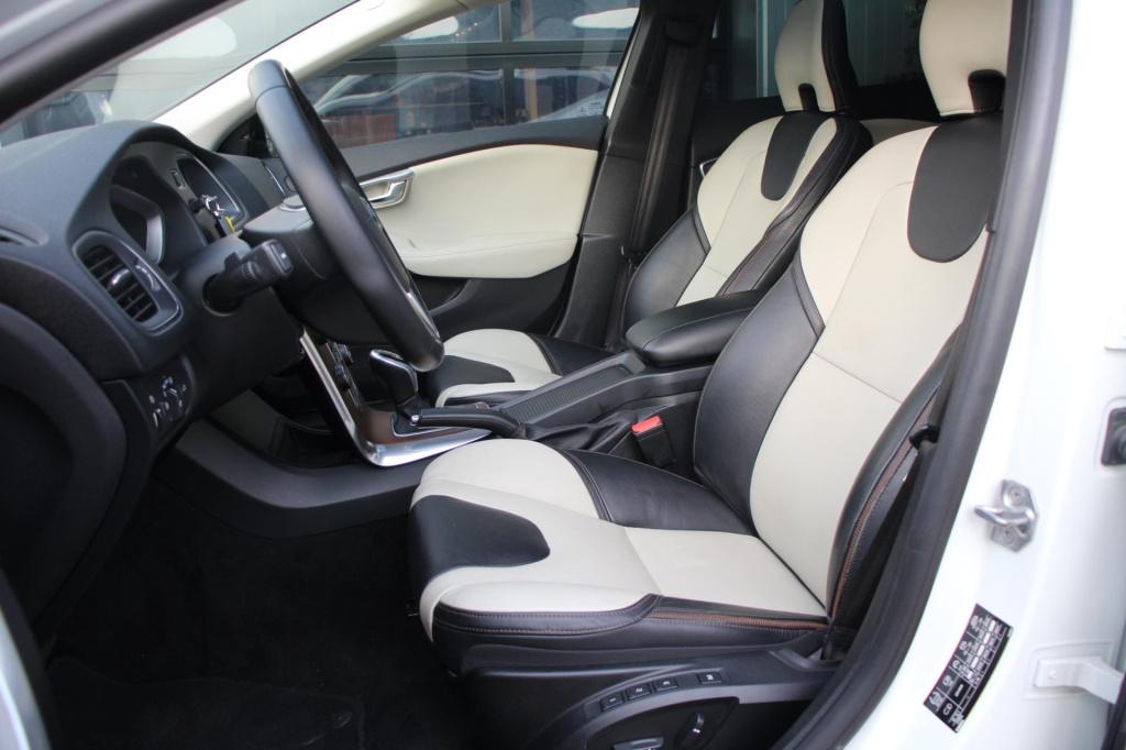 Volvo V40 cross country 2.0 t5 awd summum h&k - full options - panoramadak 