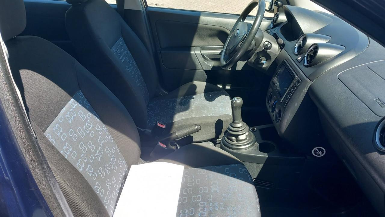 Ford Fiesta 1.3 Ambiente 5 deurs bj:2004 156.000km apk 2027