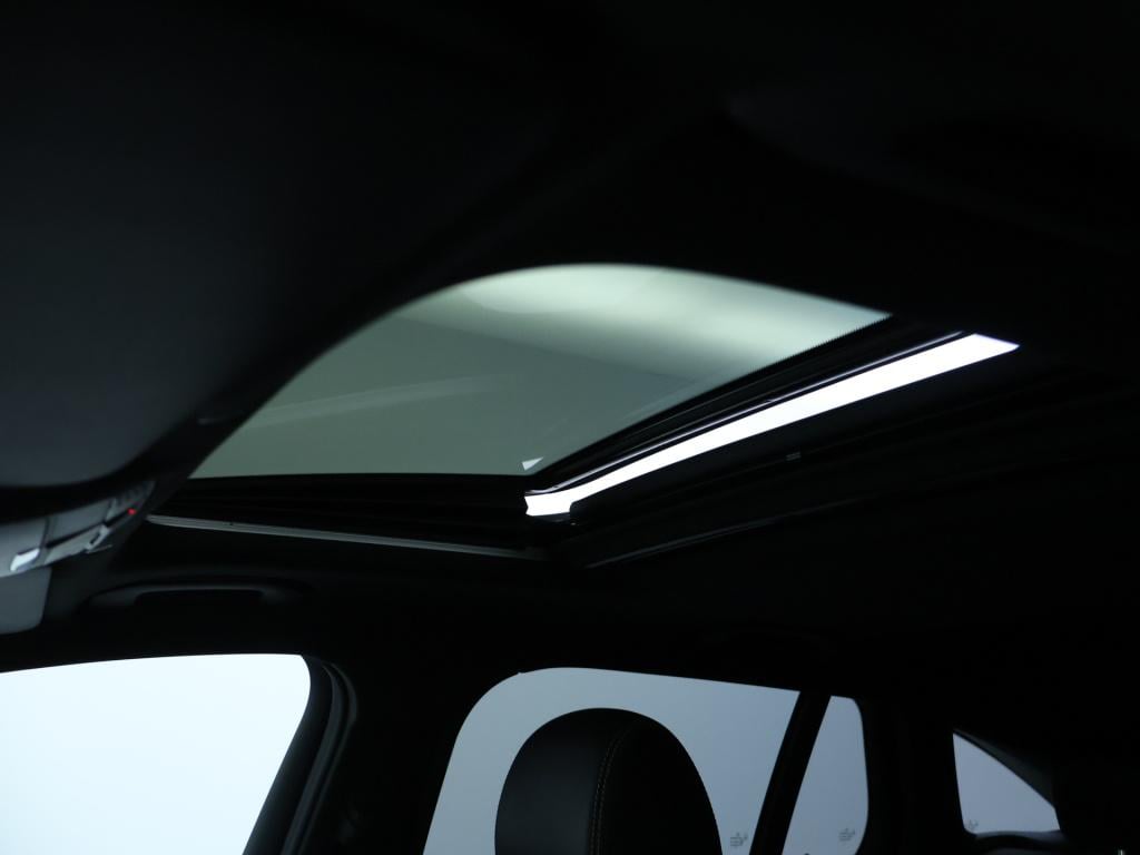 Mercedes-Benz Eqc 400 4matic luxury line 80kw | panoramadak | stoelverwarmi