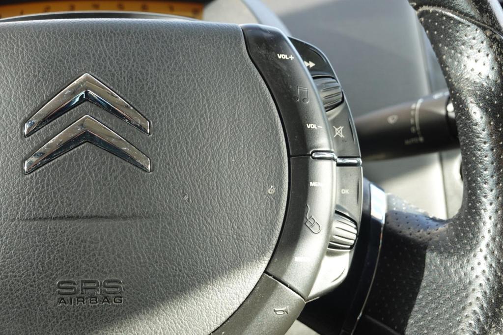 Citroen C4 2.0-16v exclusive 136-pk