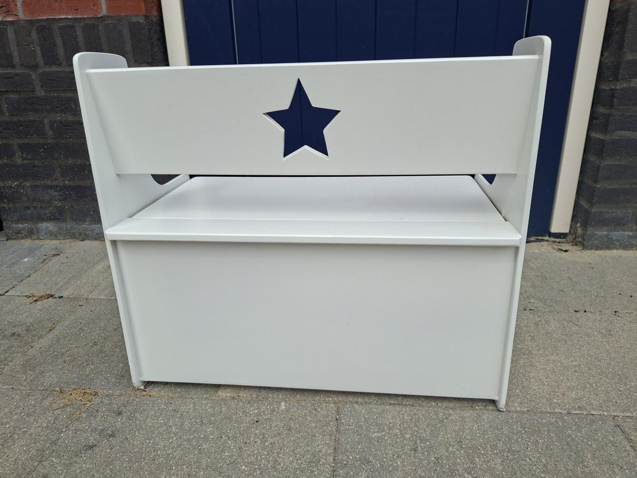 Houten (witte) peuterzit bankje