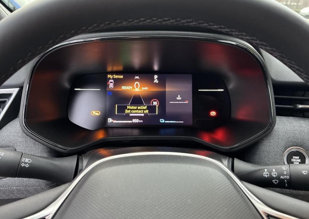 Renault Clio 1.6 e-tech full hybrid 145 techno