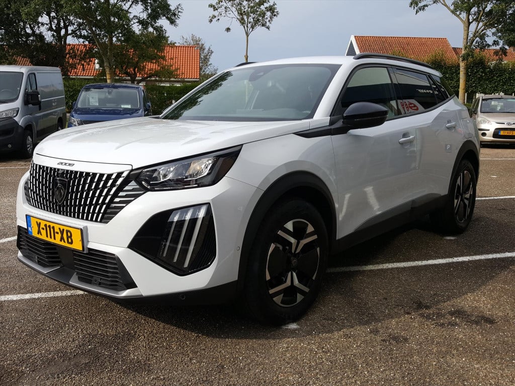 Peugeot 2008 1.2 puretech 130pk allure | navi | bt | applecarplay&androidau