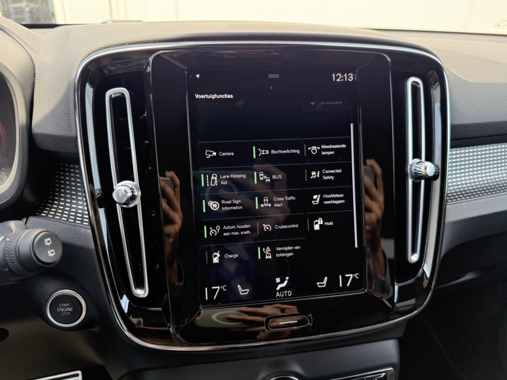 Volvo XC40 t5 262pk recharge r-design | panodak| adap.cruise| 360camera| el
