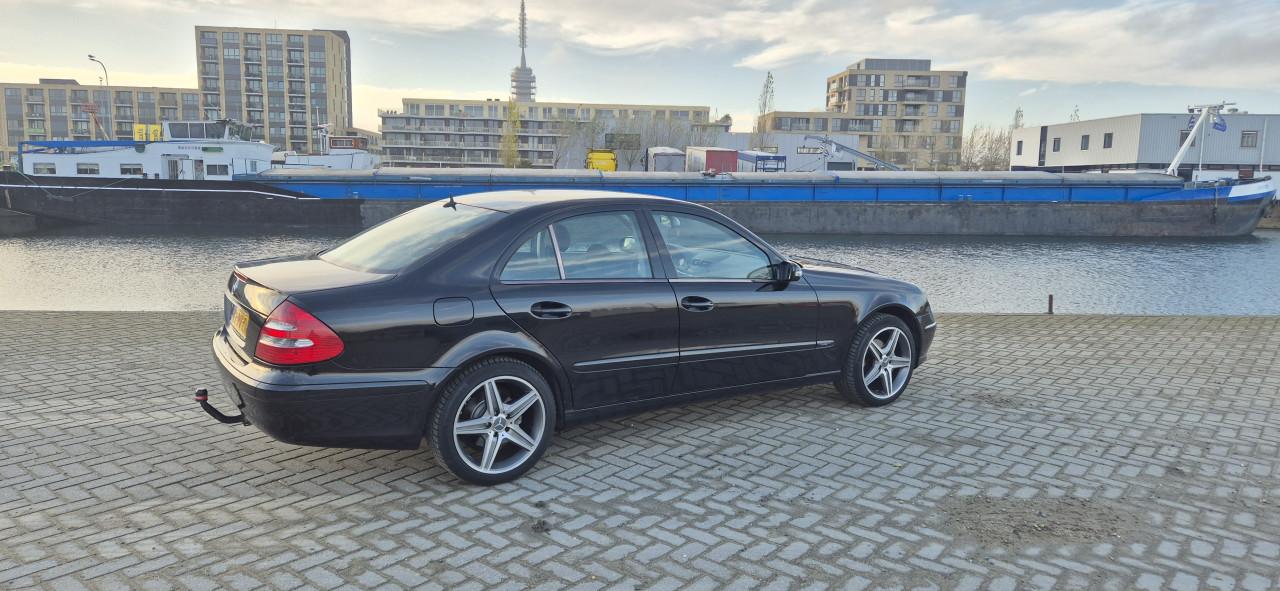 Mercedes-Benz E200 Kompressor 2005 NAP zwart