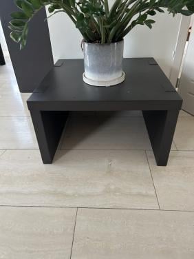 Mooi zwart eiken bijzettafel