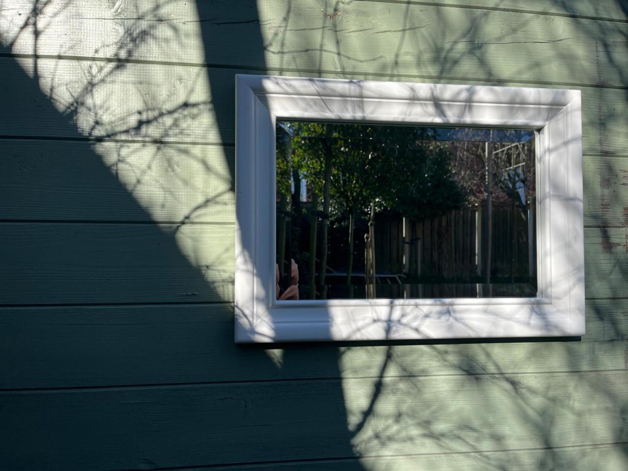 Spiegel met facet in houten lijst 53x38 cm buitenmaat