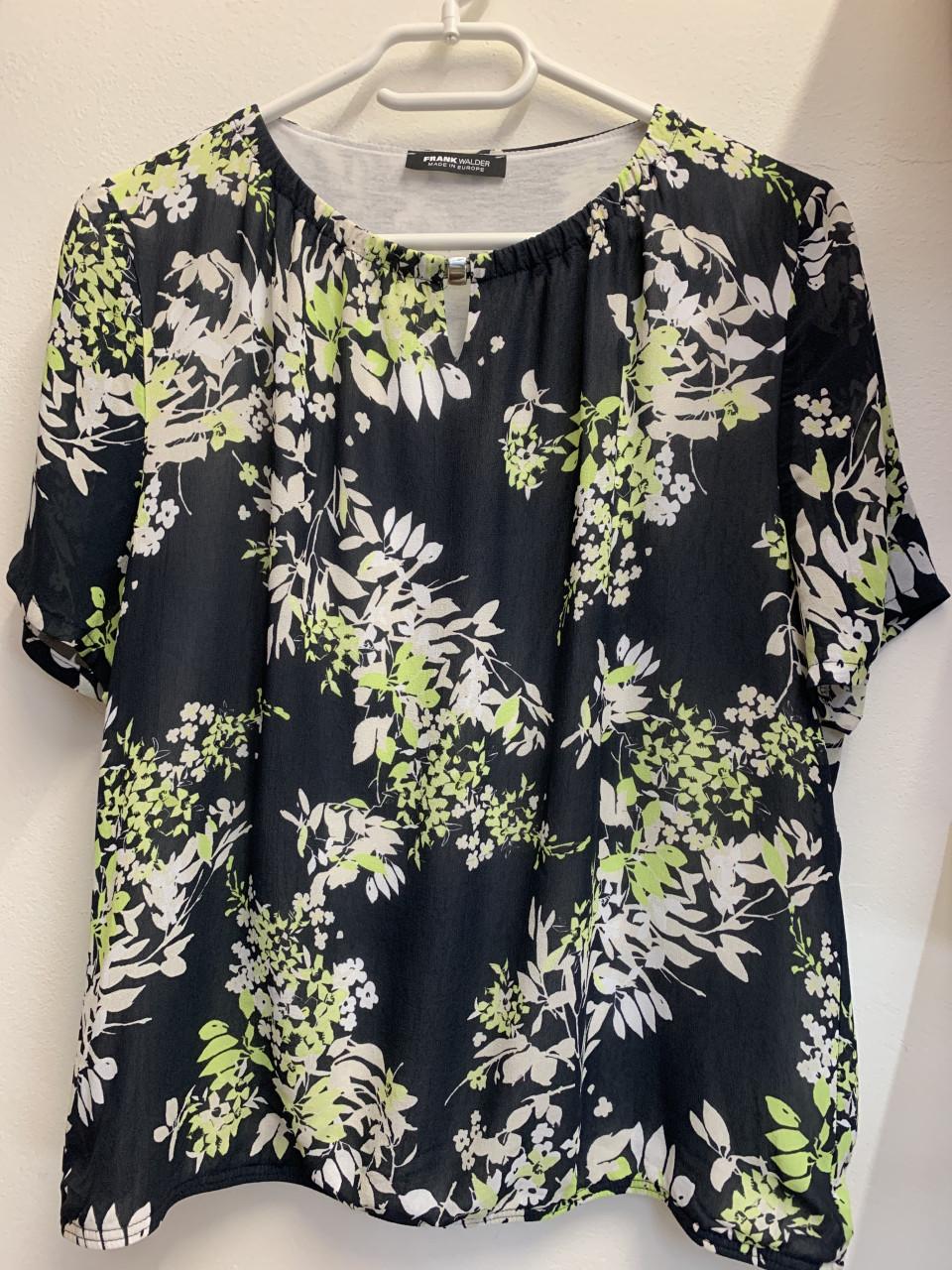 Dames blouse.   Frank Walder.