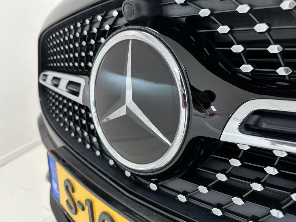 Mercedes-Benz Gla-klasse 250 e amg line | distronic | trekhaak | multibeam 