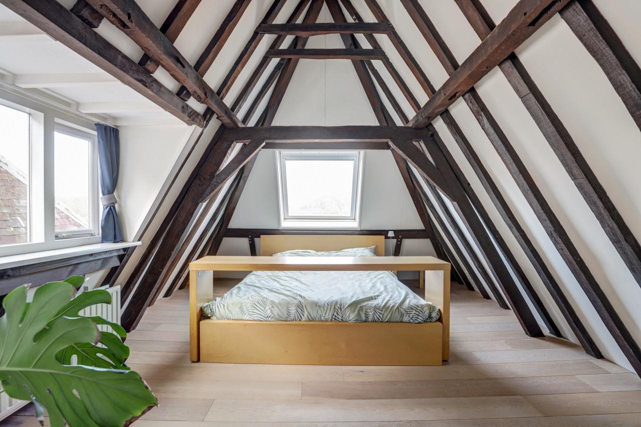 Te koop: monumentaal zolderappartement in centrum Middelburg