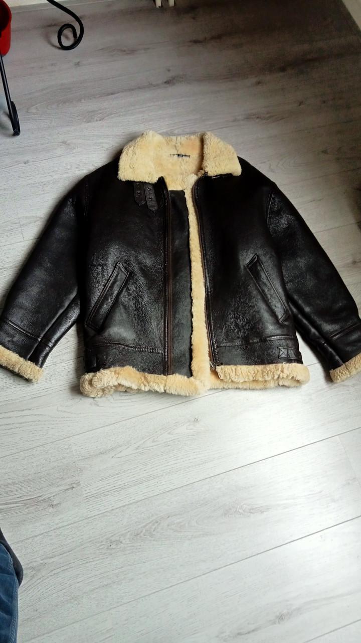 2 leren pilotenjassen