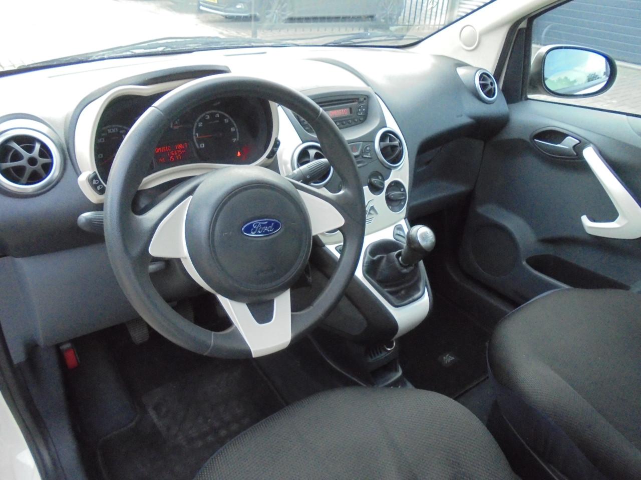 Ford Ka 1.2 Titanium bwjr 2010 in hele nette staat met N.A.P