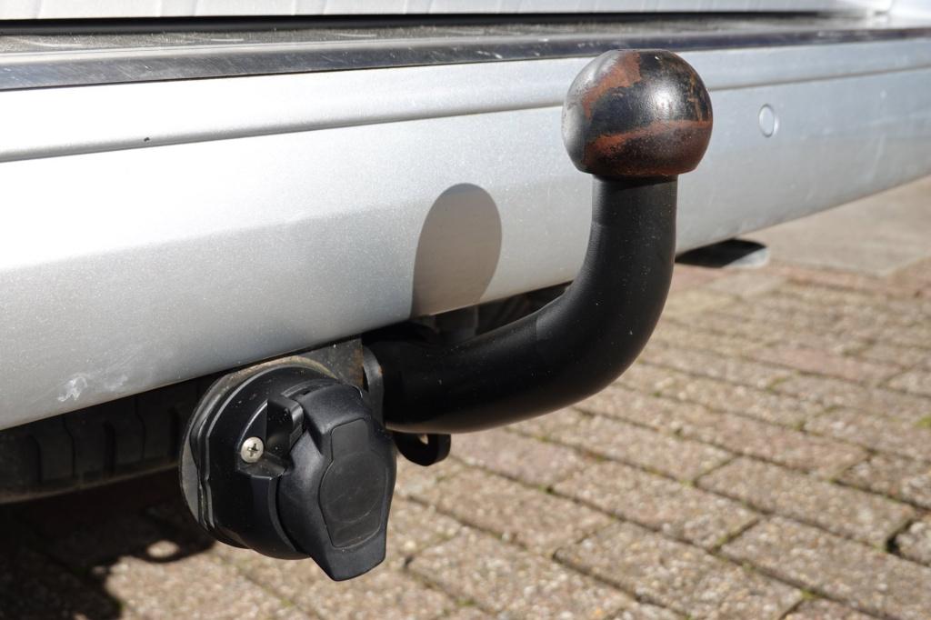 Volkswagen Transporter 2.0 tdi l2h1 30 dc 150-pk automaat bulli