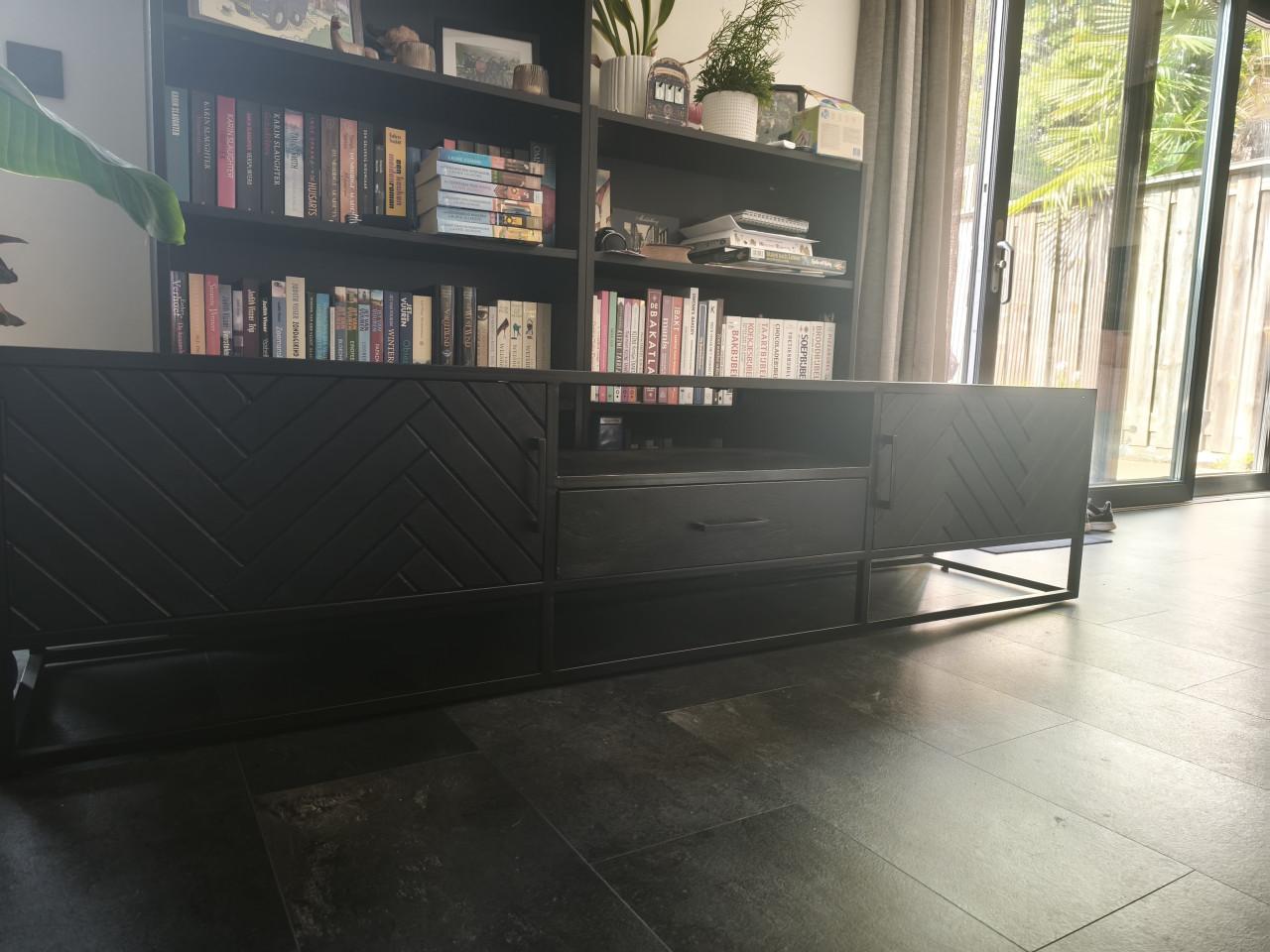 Mooie TV kast van mangohout!
