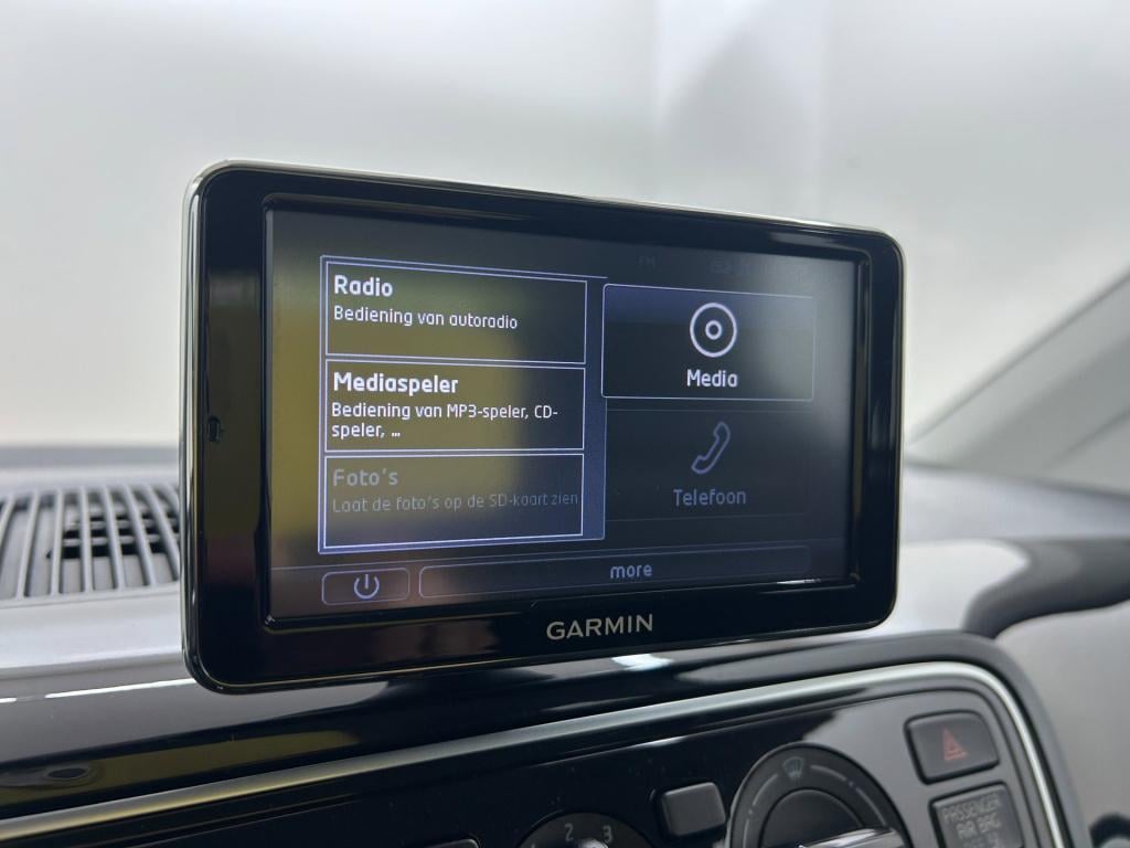 Volkswagen UP! occasion 1.0 up! edition bluemotion | wit | tweedehands volk