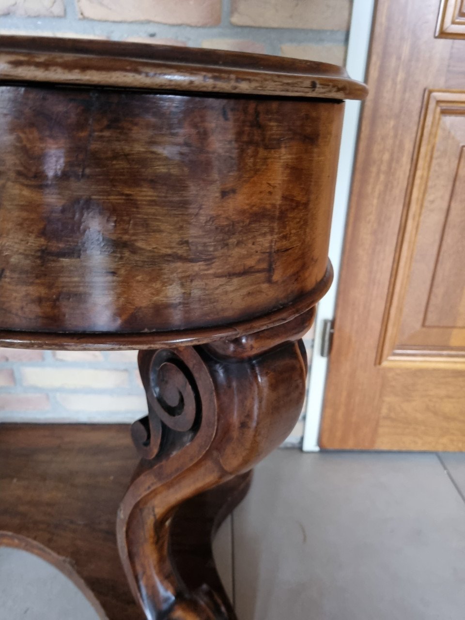 Antieke sidetable / Trumeau