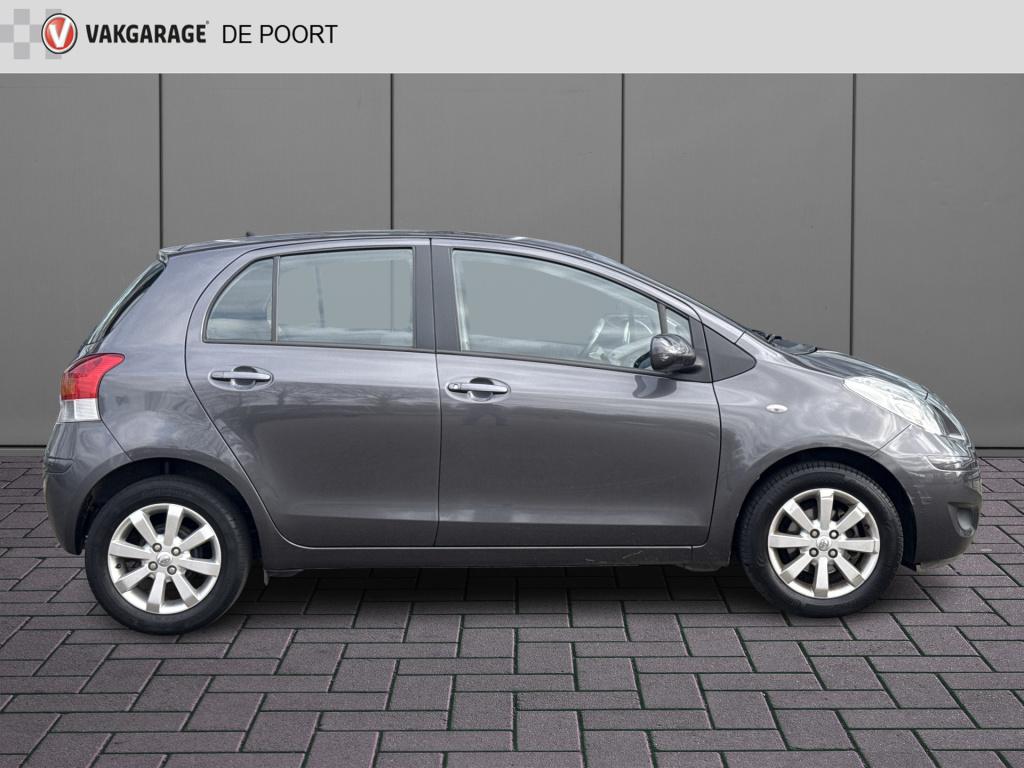 Toyota Yaris 1.3 vvti dynamic | airco | lm velgen