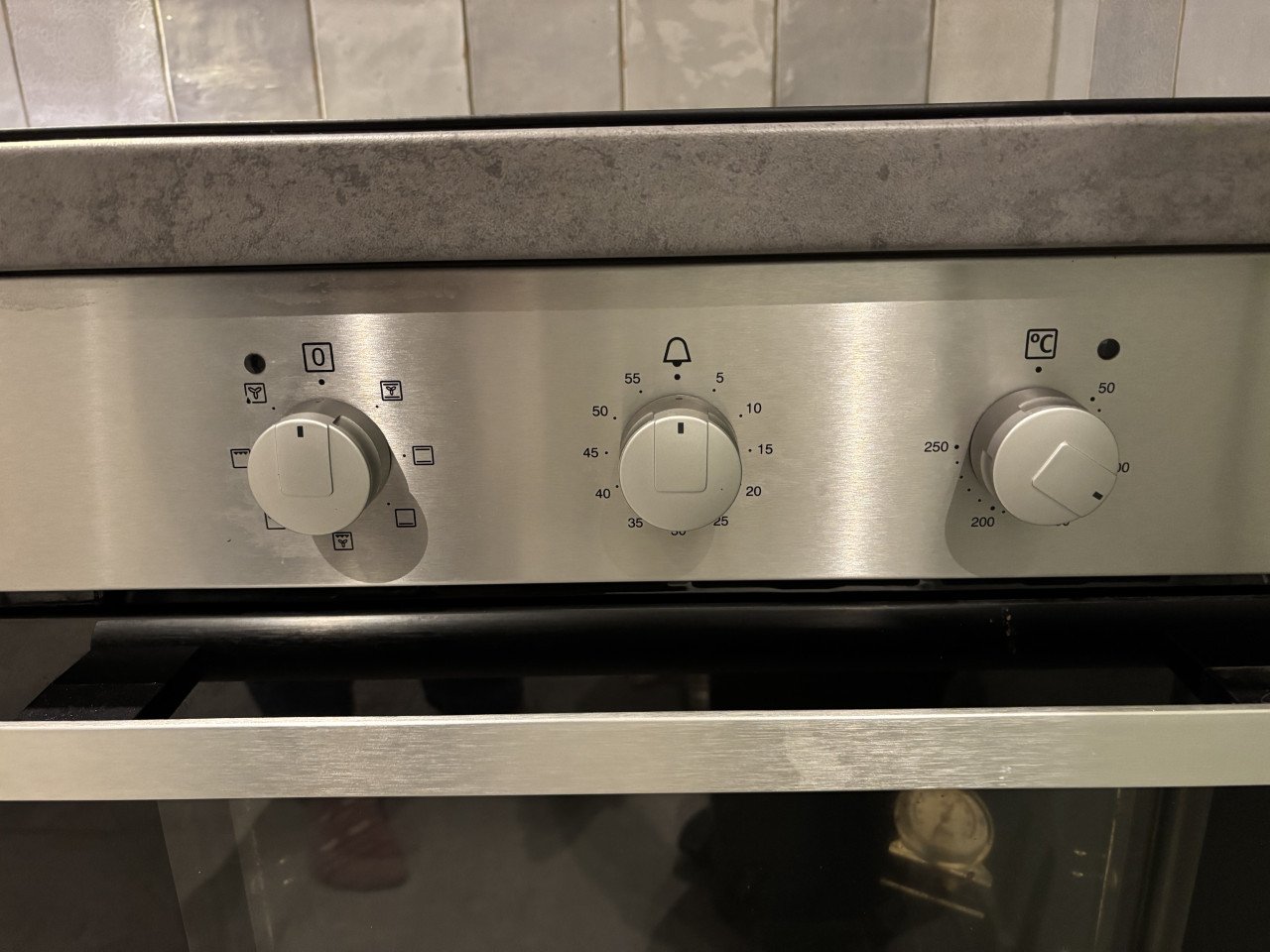 Compacte keuken met apparatuur