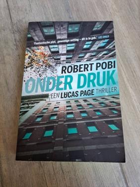 Thriller Onder druk van Robert Pobi