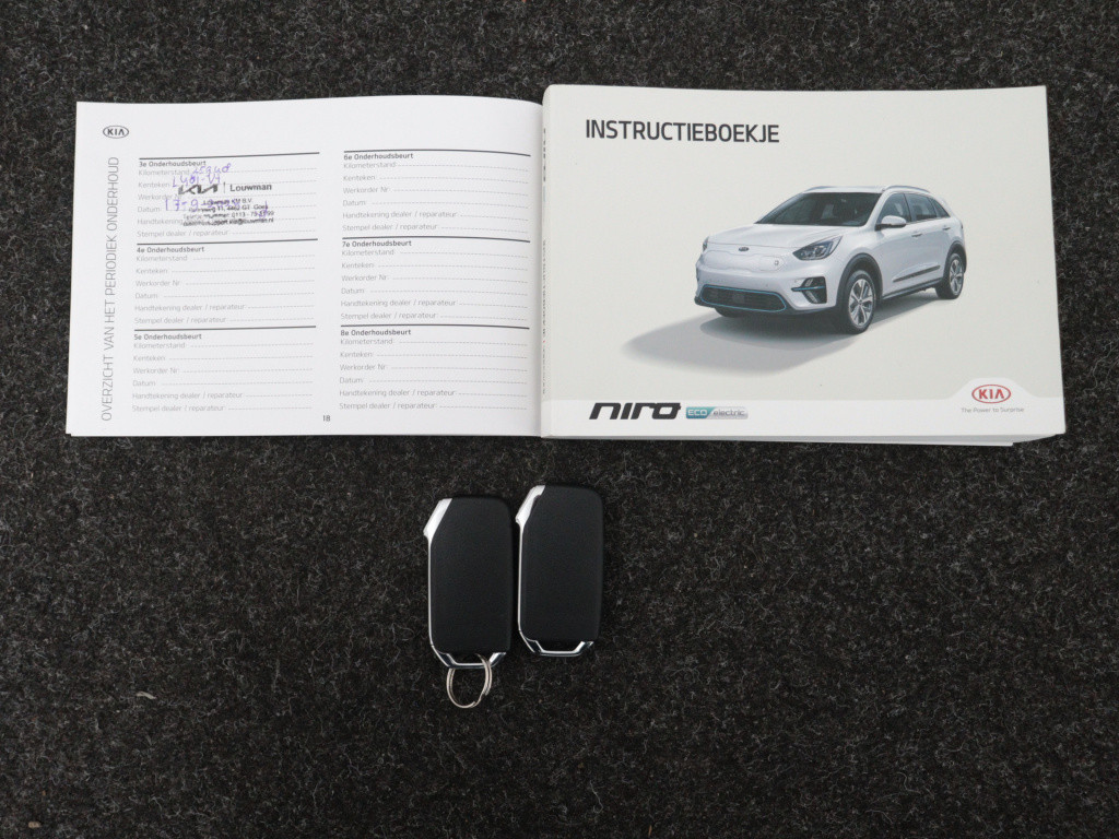 Kia E-niro dynamicplusline 64 kwh | navigatie | schuifdak | led | stuur-/st
