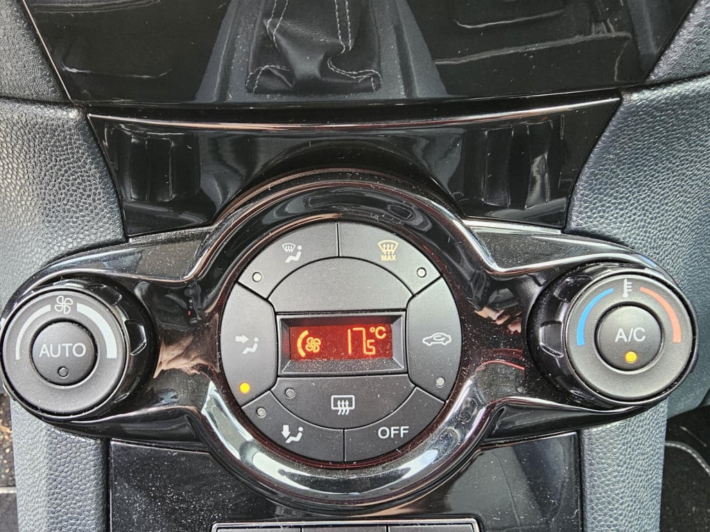 Ford Fiesta 1.6 metal