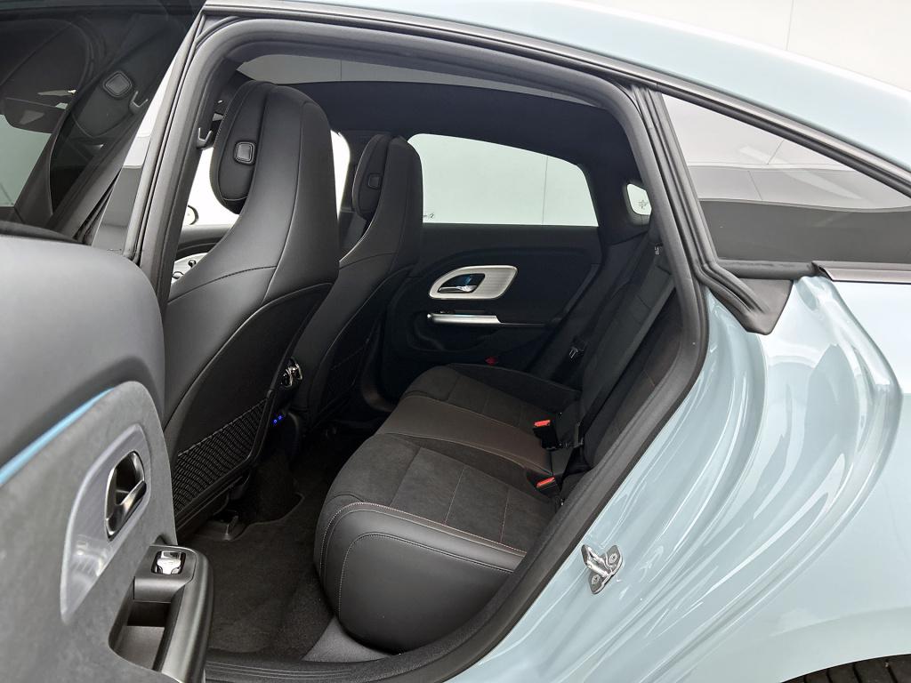 Mercedes-Benz Cla 250+ launch edition 85 kwh | nightpakket | memorypakket |