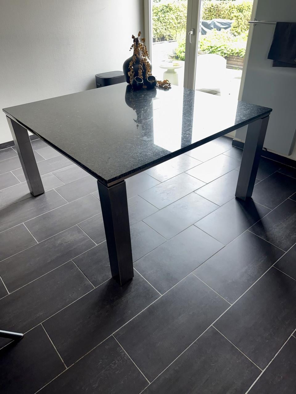 Prachtige granieten eettafel