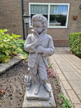 Tuinornament winter boy