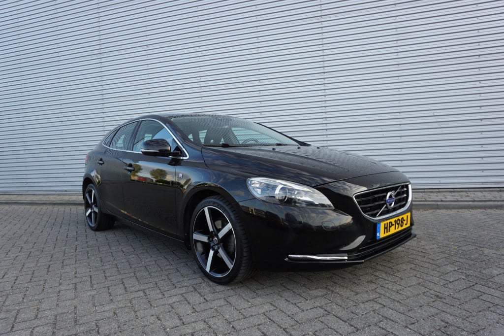 Volvo V40 2.0 d2 ocean race business airco / navi / camera / leder / cruise